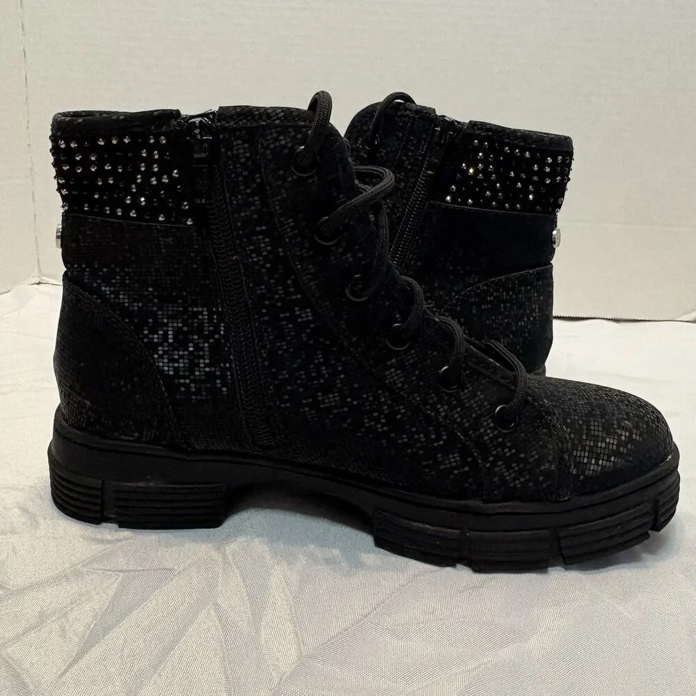 Madden NYC JGorgie Black Ankle Boots Size 4, Lace Up